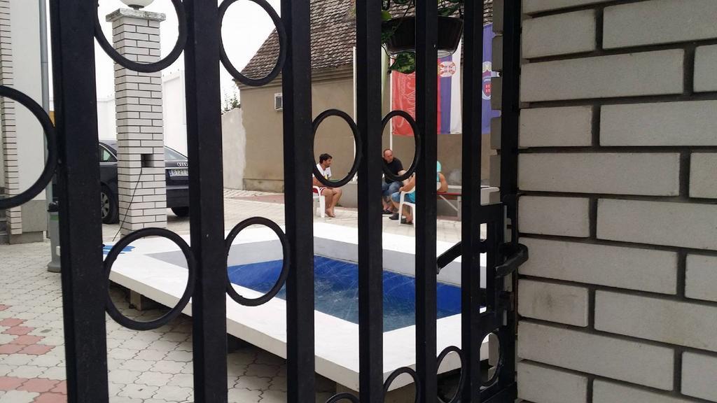 Guesthouse Vila Nova Morovic ภายนอก รูปภาพ
