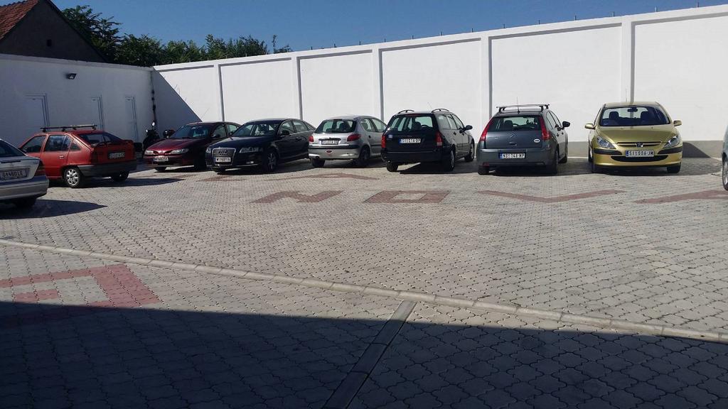 Guesthouse Vila Nova Morovic ภายนอก รูปภาพ